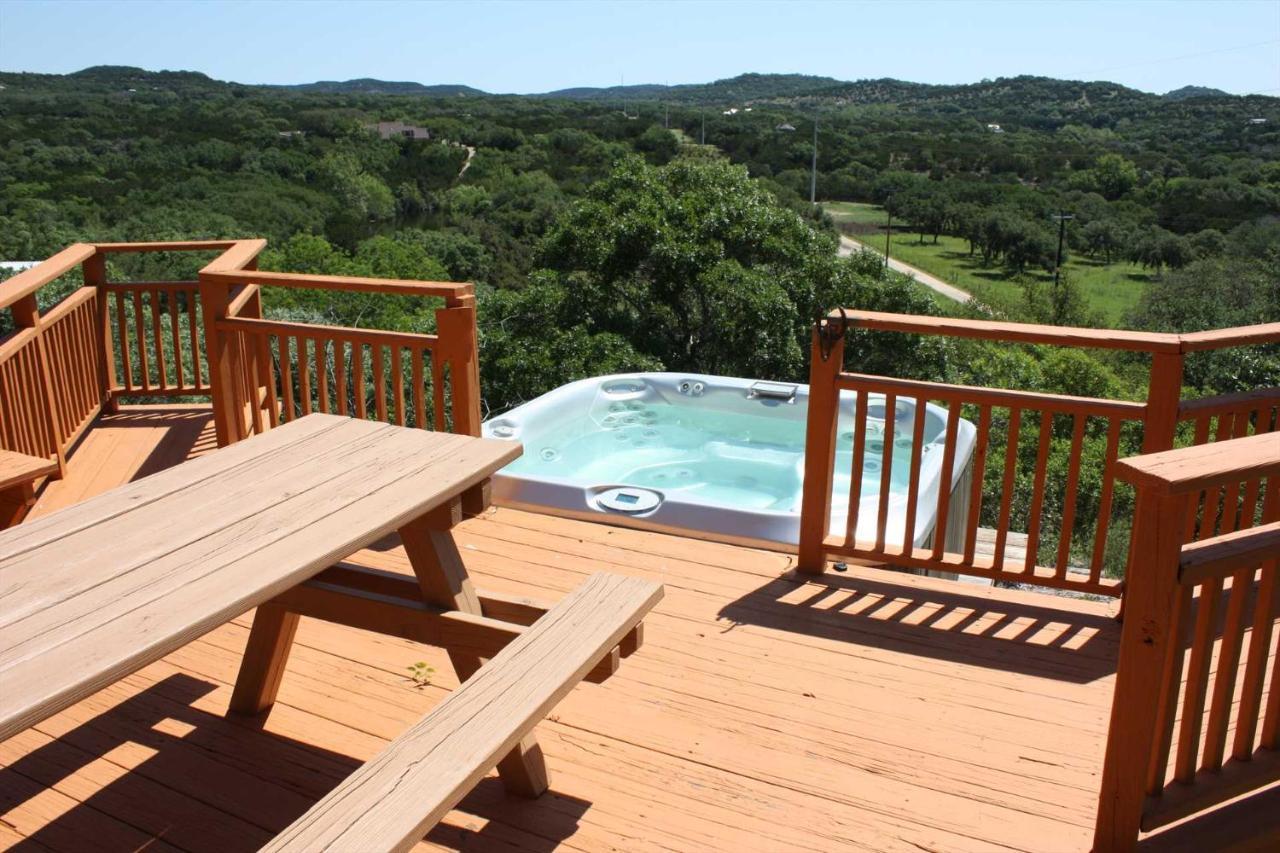 Отель Rockin' B Ranch Bluff House Pipe Creek Экстерьер фото