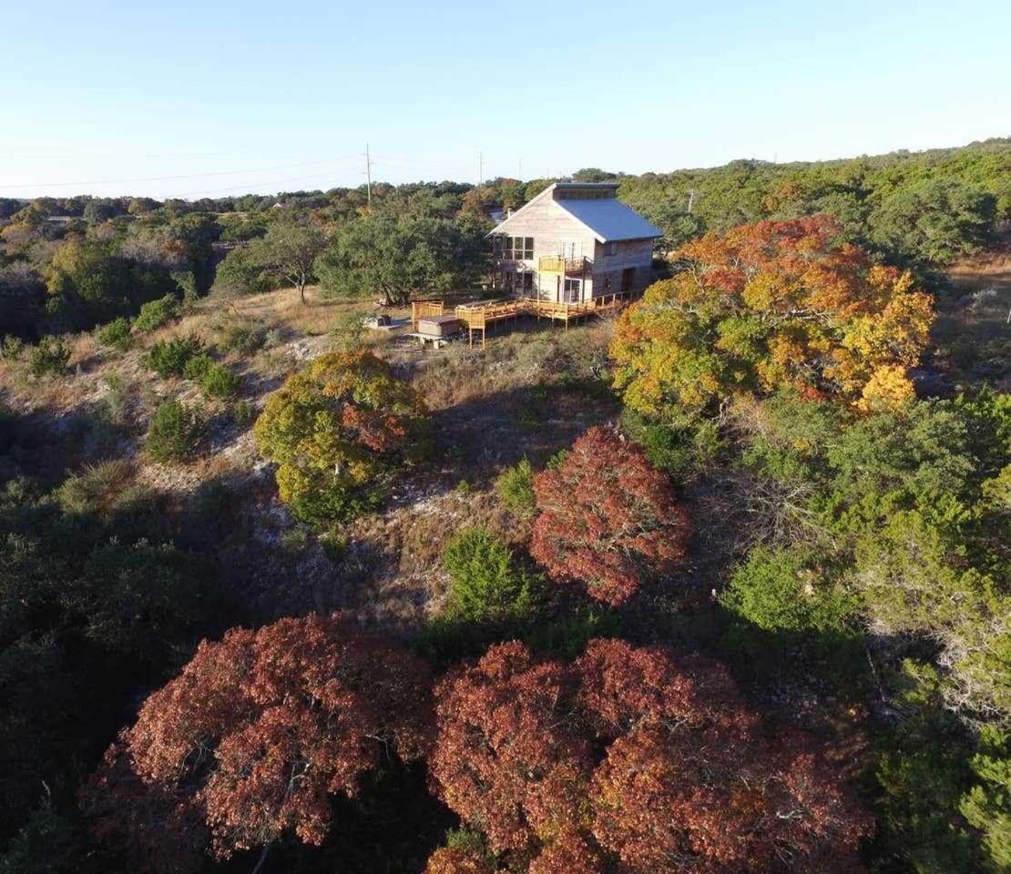 Отель Rockin' B Ranch Bluff House Pipe Creek Экстерьер фото